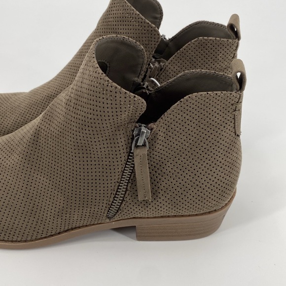Universal Thread Olive Green Dylan Ankle Booties Size 11 - Picture 6 of 13